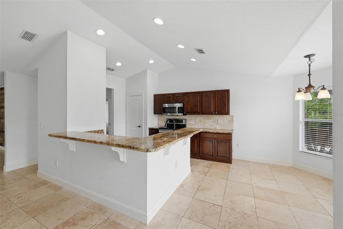 1845 FARRINGTON DRIVE — photo 16 of 69