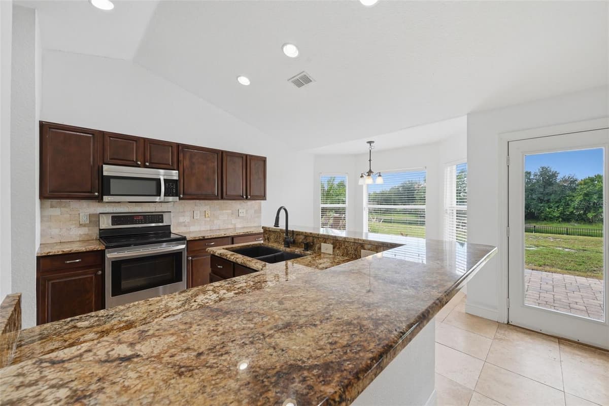 1845 FARRINGTON DRIVE — photo 18 of 69