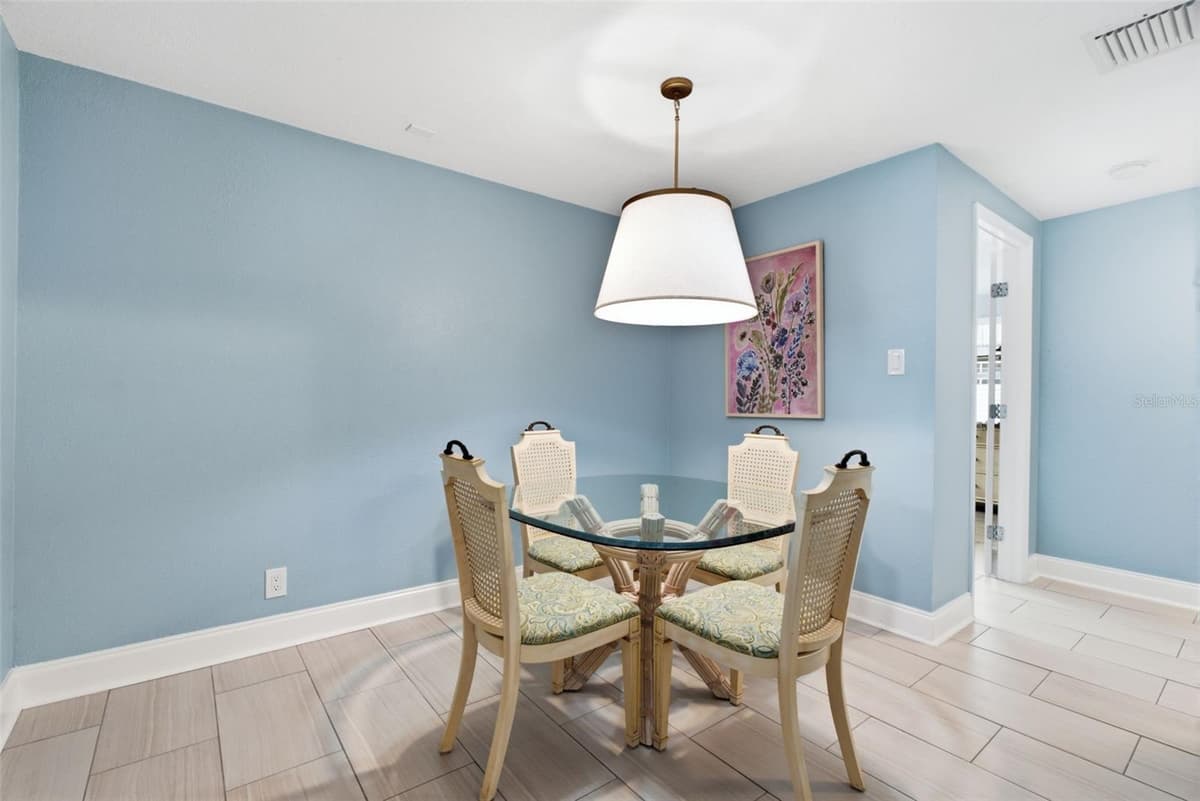 2918 ELLIS DRIVE — photo 12 of 28