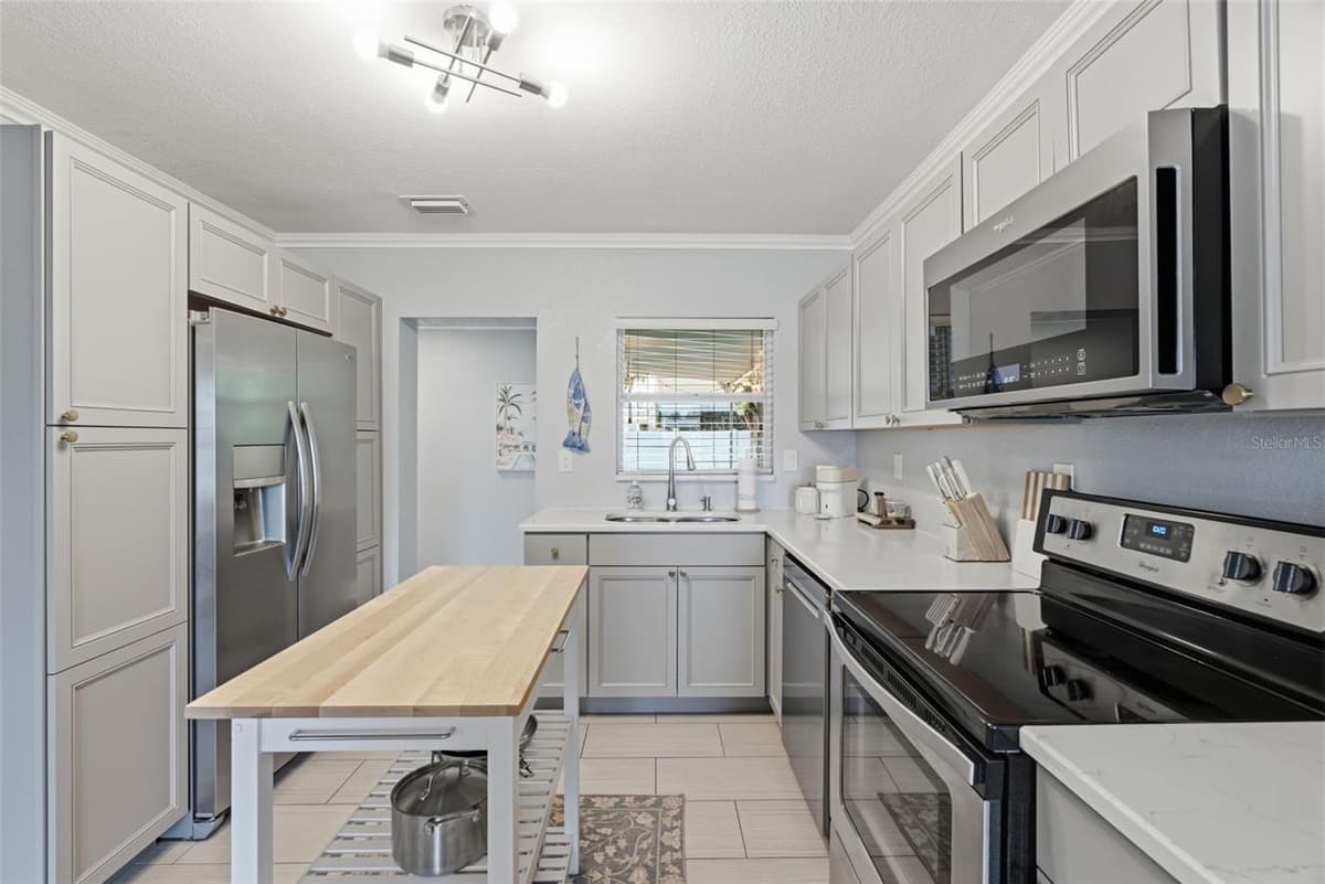 2918 ELLIS DRIVE — photo 11 of 28