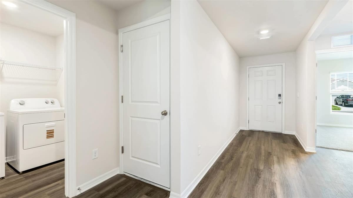 5415 SILVER MOONLIGHT DRIVE — photo 2 of 32