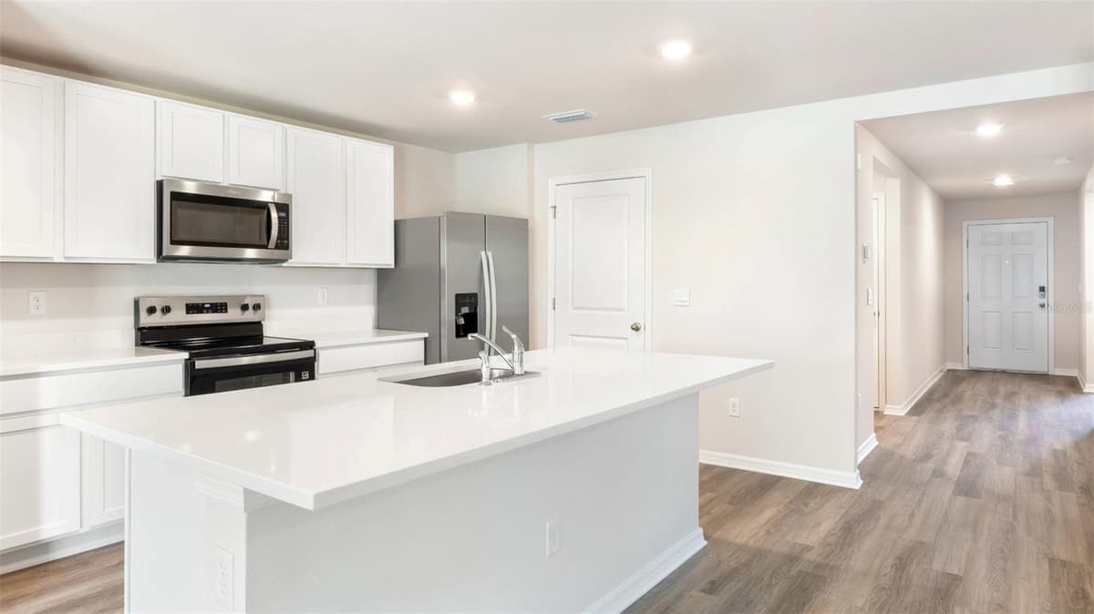 5415 SILVER MOONLIGHT DRIVE — photo 3 of 32