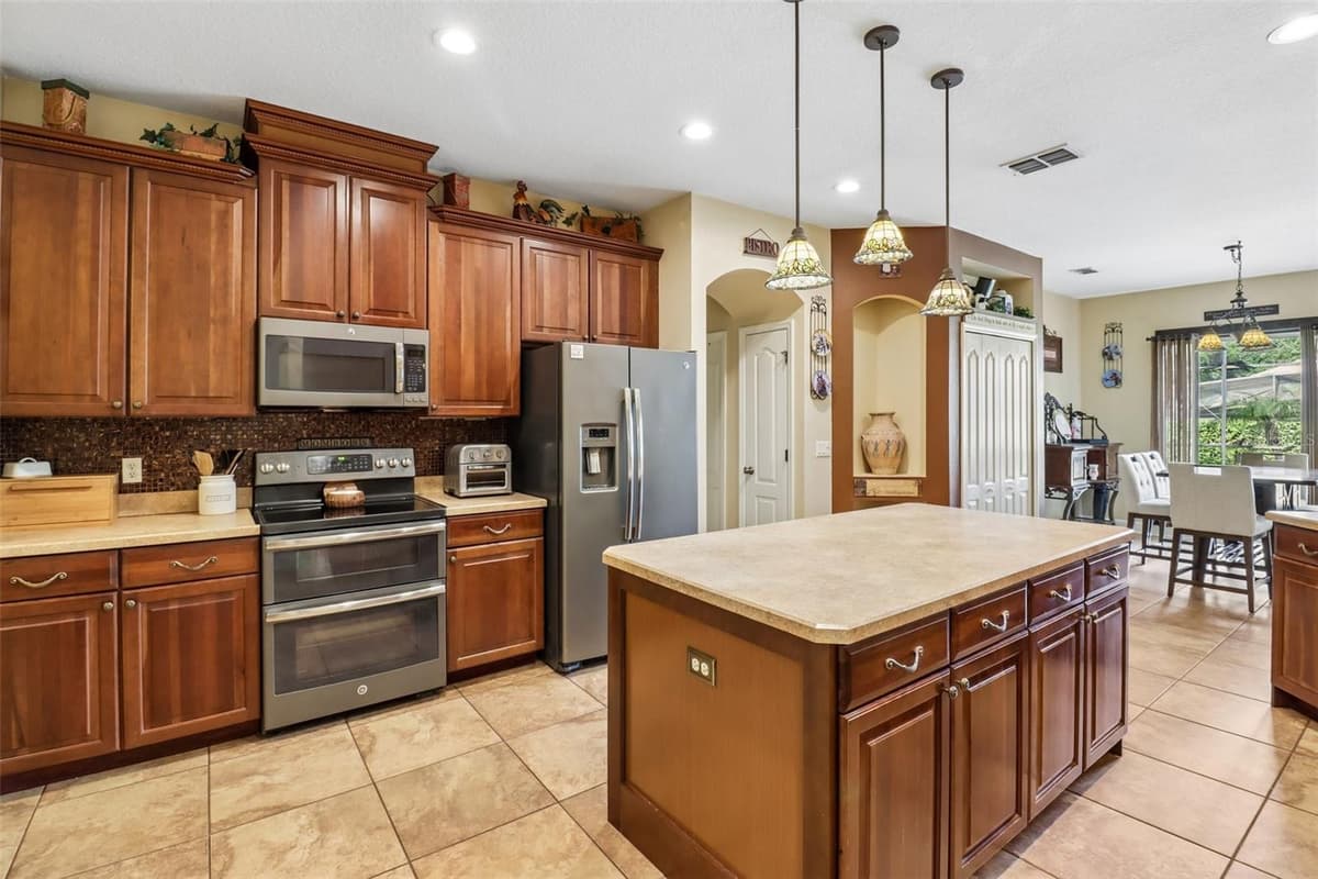 2947 CEDAR CREST DRIVE — photo 13 of 44