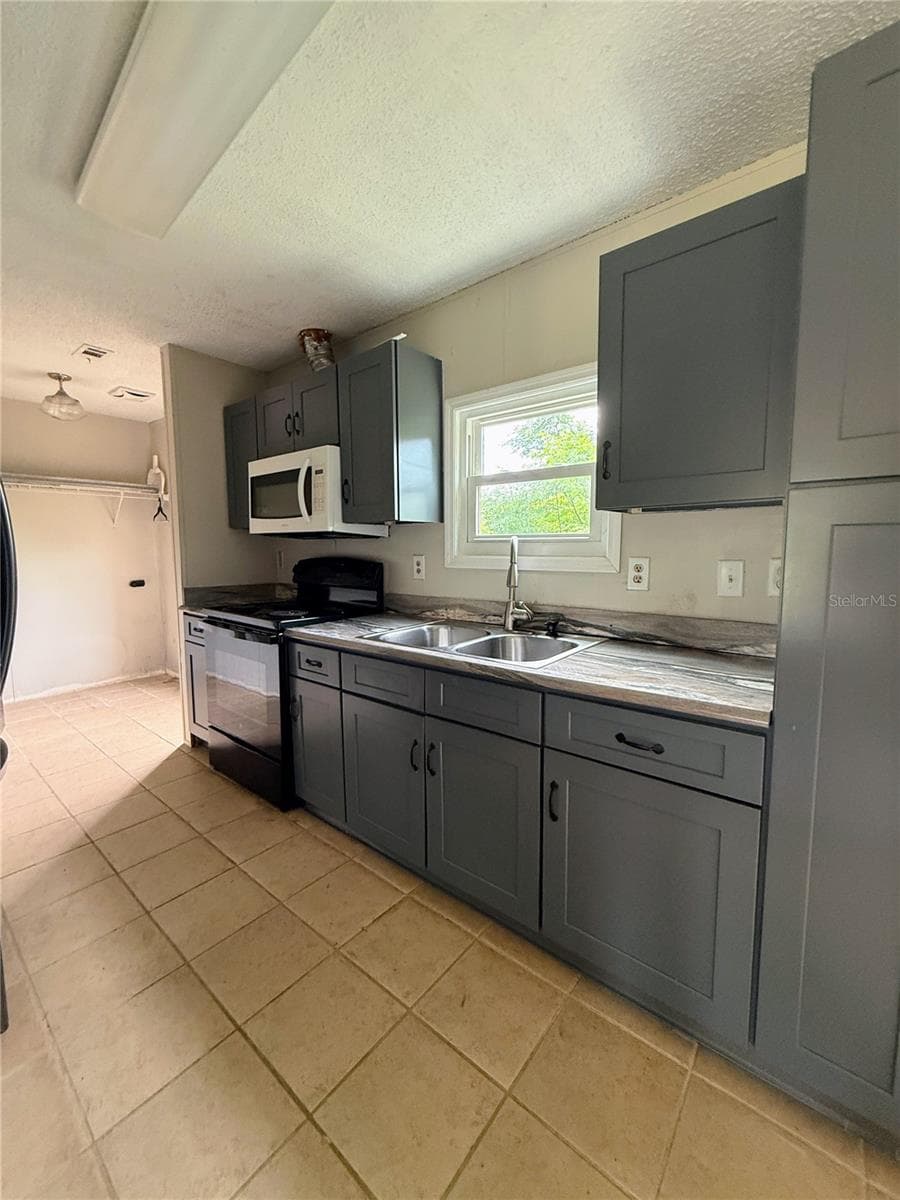 16036 BOSLEY DRIVE — photo 12 of 27