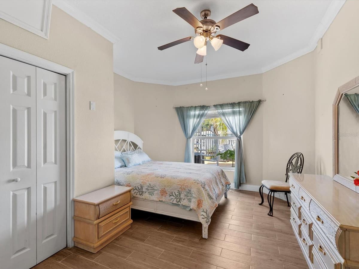 15709 CENTURY DRIVE — photo 36 of 63