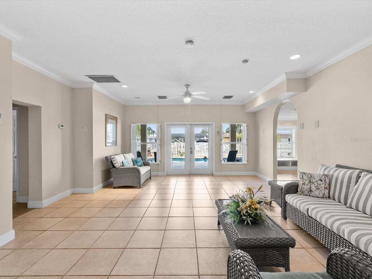 15709 CENTURY DRIVE — photo 34 of 63