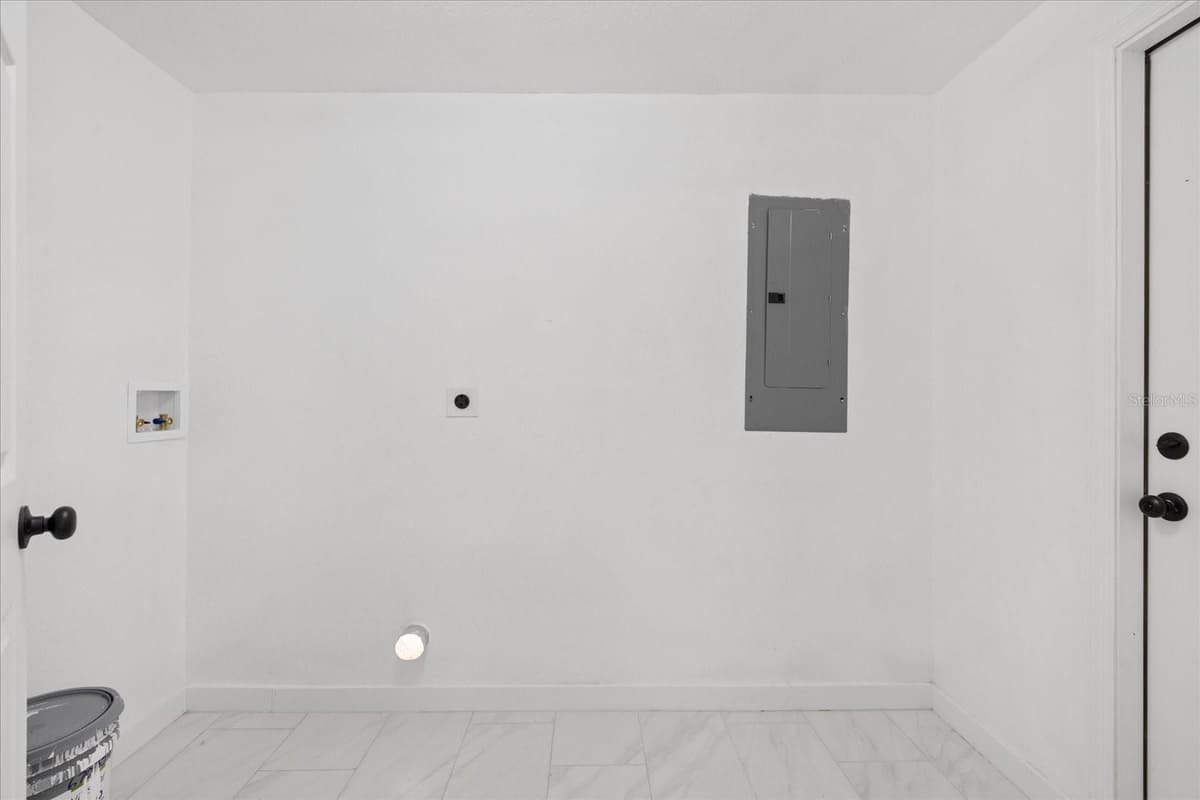 8711 RIVER FOREST CIRCLE — photo 14 of 30