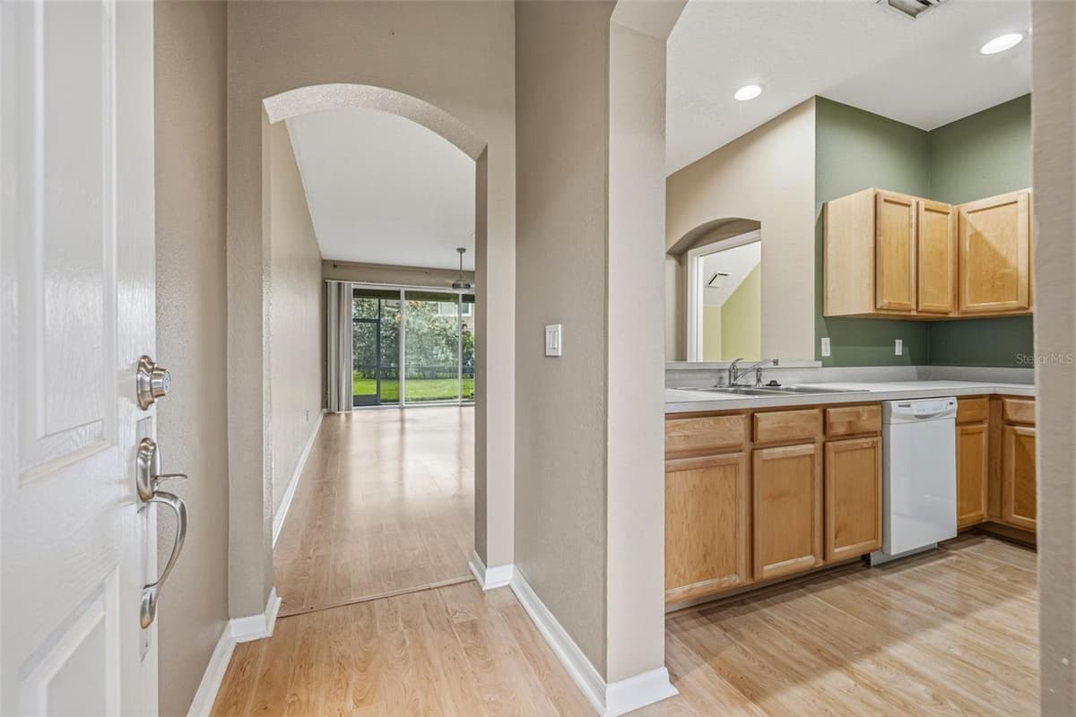 11221 WINDSOR PLACE CIRCLE — photo 4 of 26