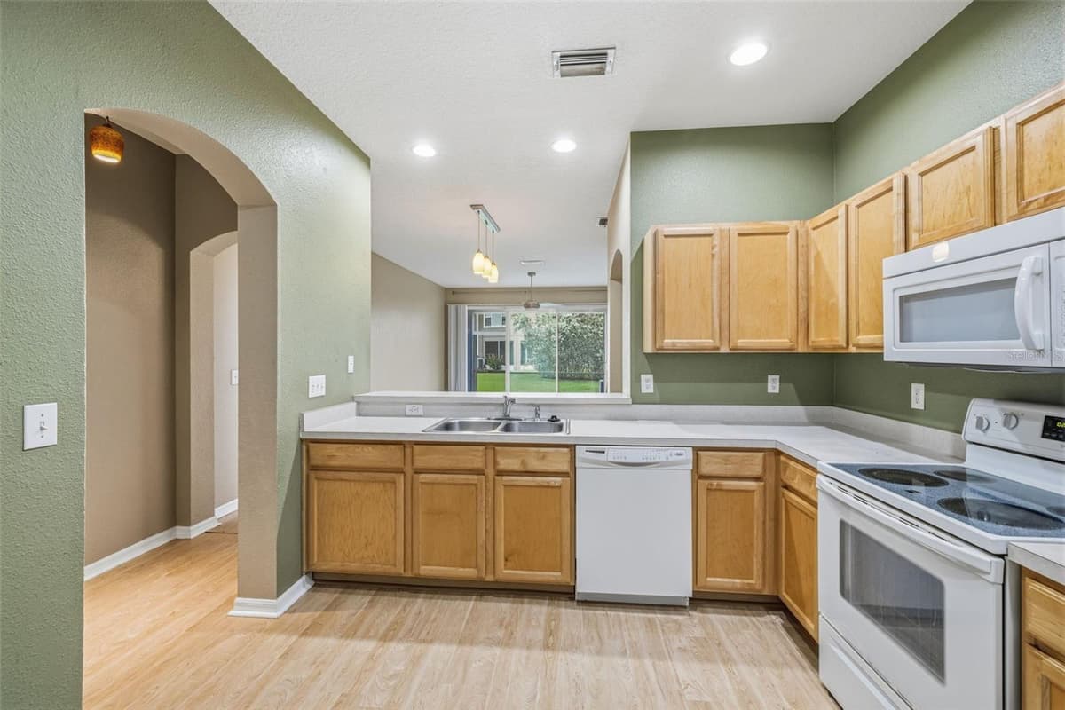 11221 WINDSOR PLACE CIRCLE — photo 6 of 26