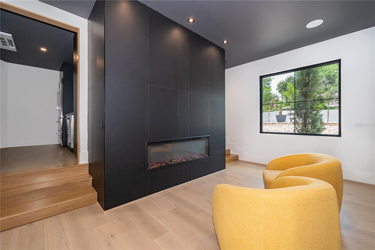 1420 ALOMA AVENUE — photo 10 of 70
