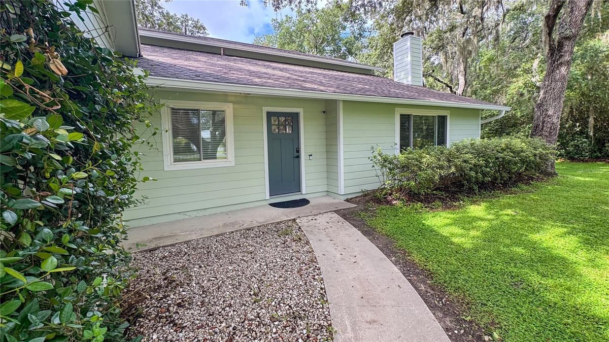 2261 CHARLOTTE DRIVE — photo 4 of 56
