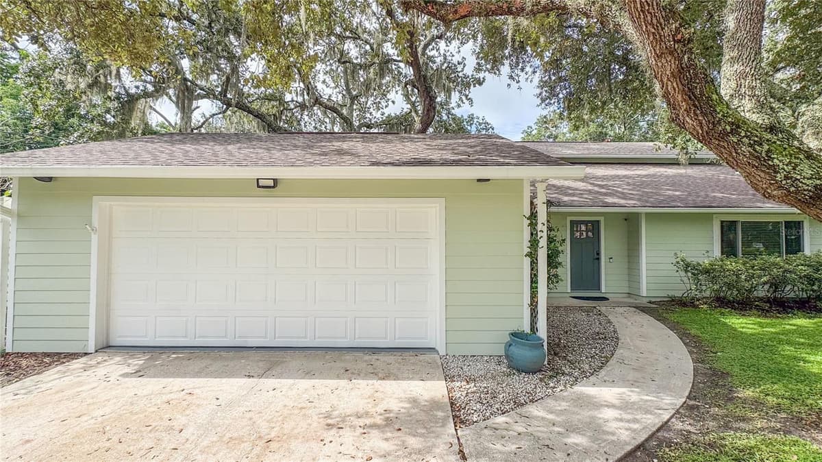 2261 CHARLOTTE DRIVE — photo 3 of 56