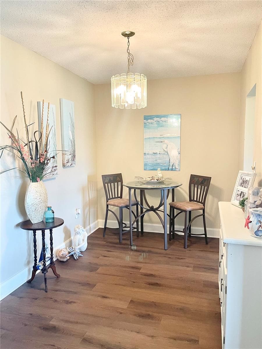 1600 LAKE PARKER DRIVE — photo 8 of 31
