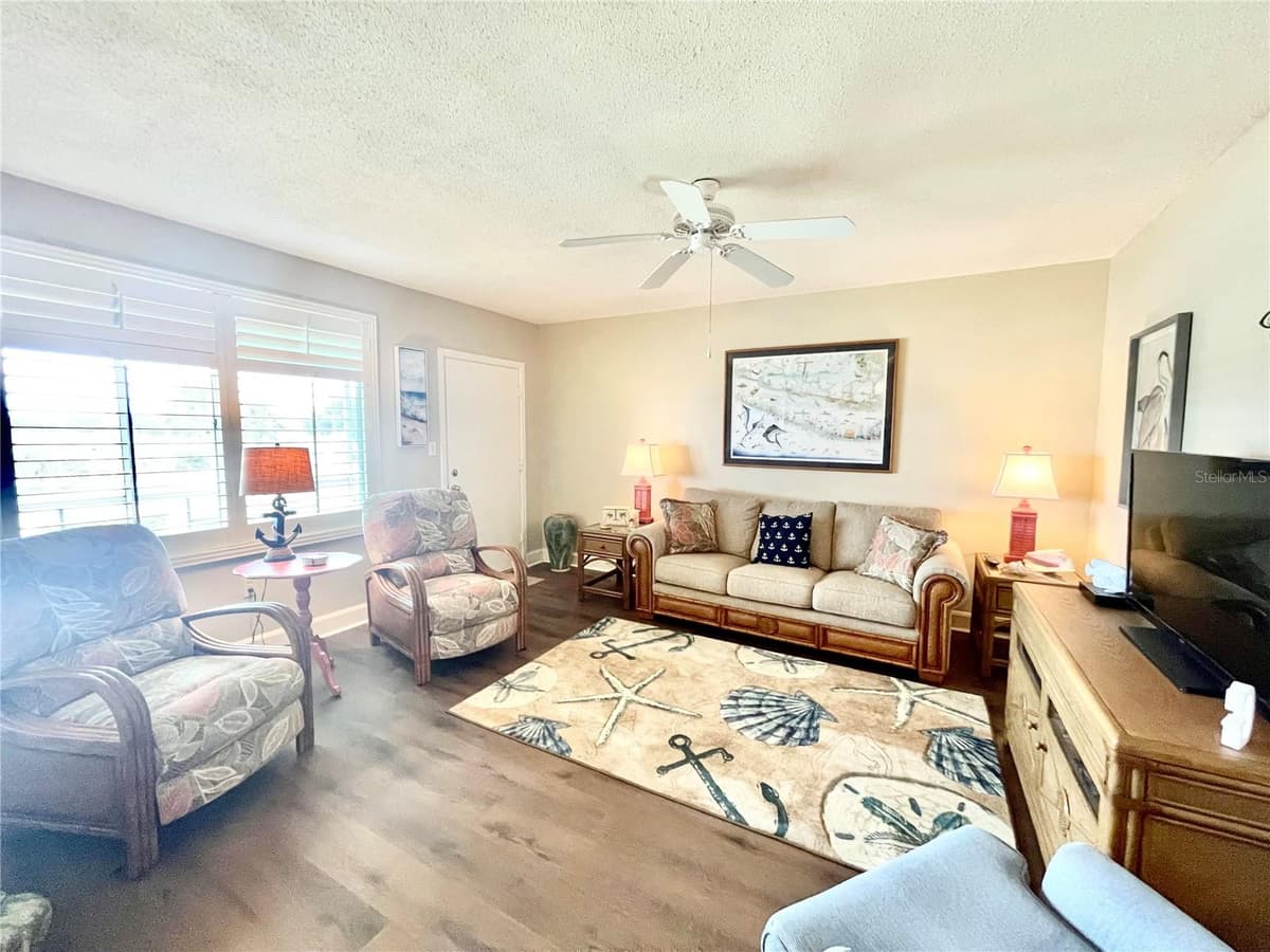 1600 LAKE PARKER DRIVE — photo 4 of 31