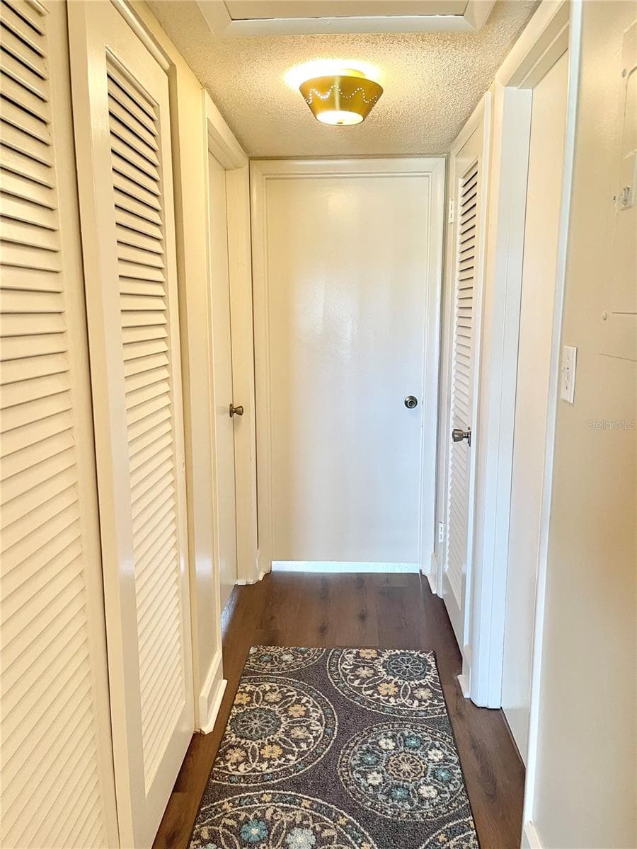 1600 LAKE PARKER DRIVE — photo 6 of 31