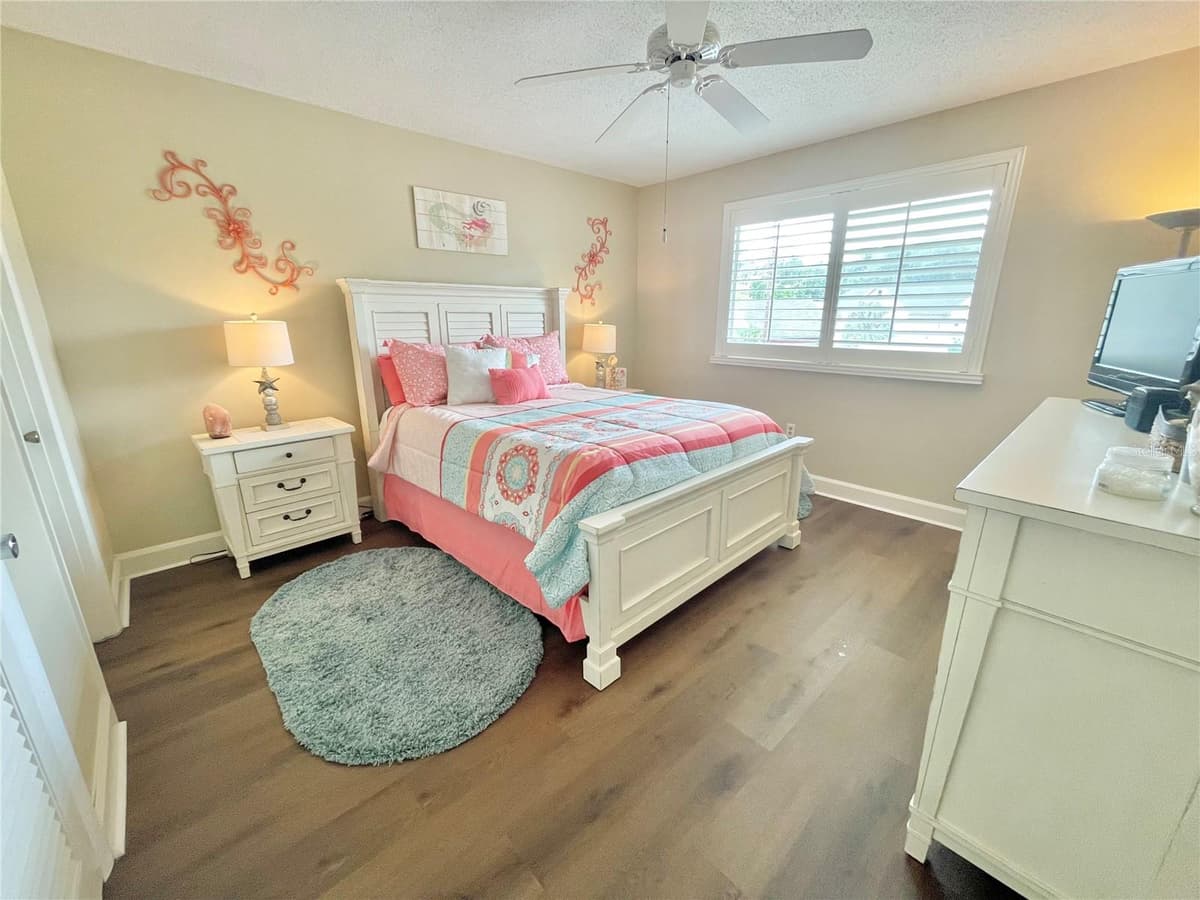 1600 LAKE PARKER DRIVE — photo 15 of 31