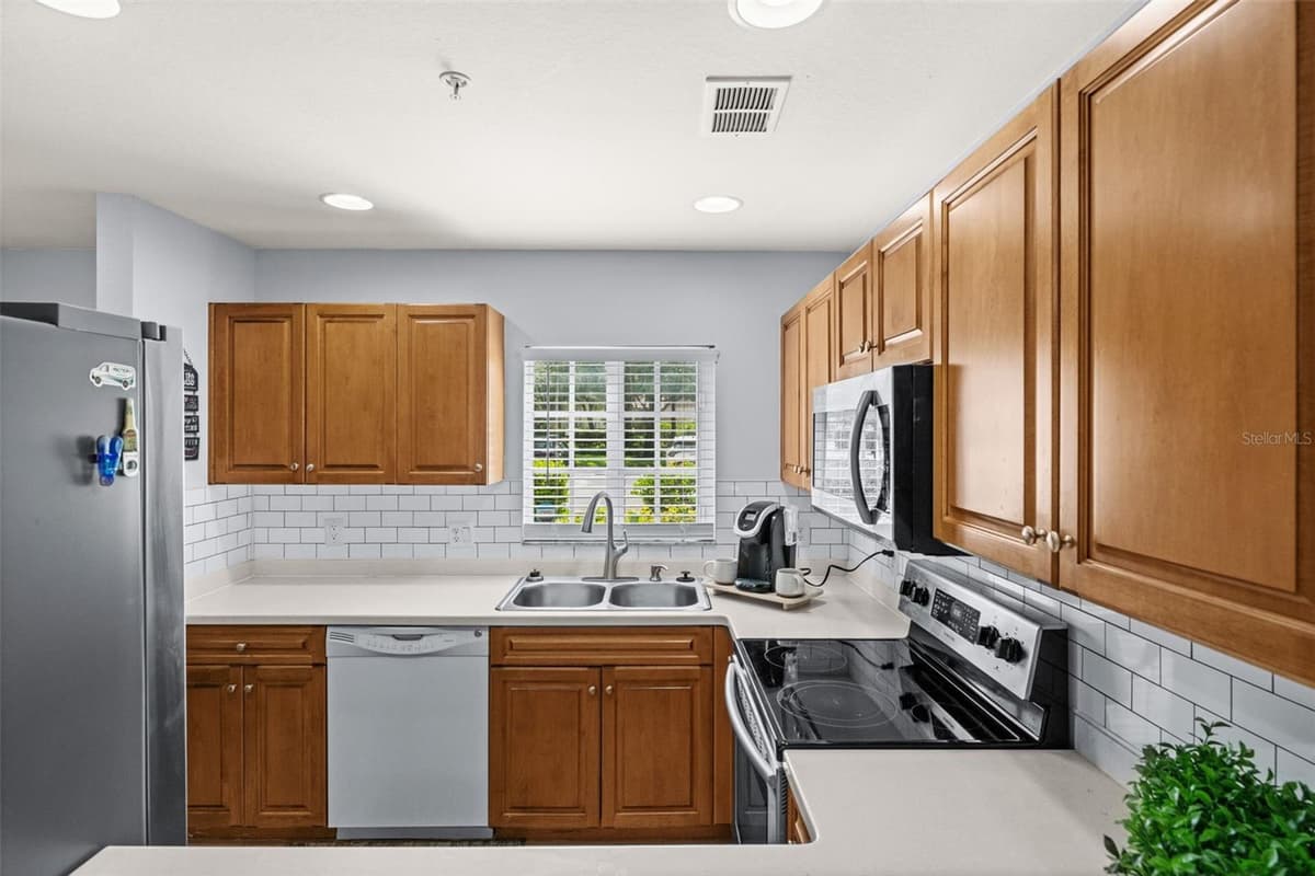 9430 IVY BROOK RUN — photo 8 of 38