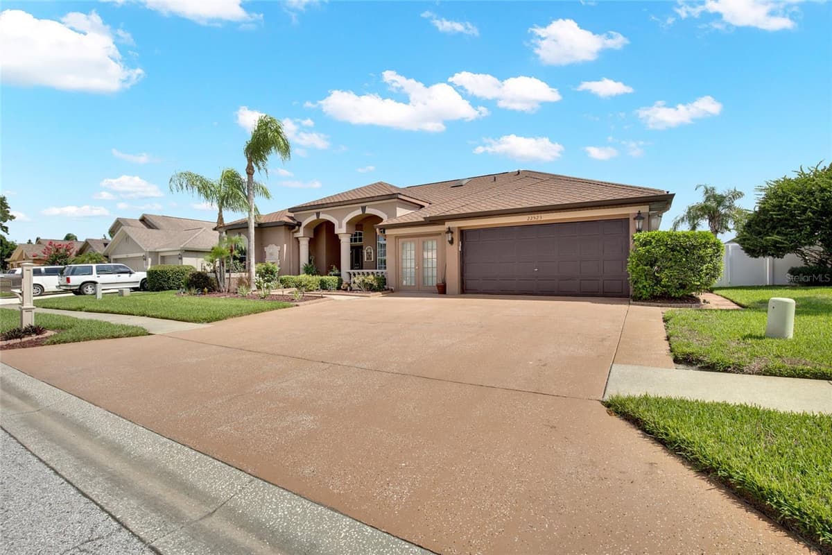 22523 WILLOW LAKES DRIVE — photo 2 of 52