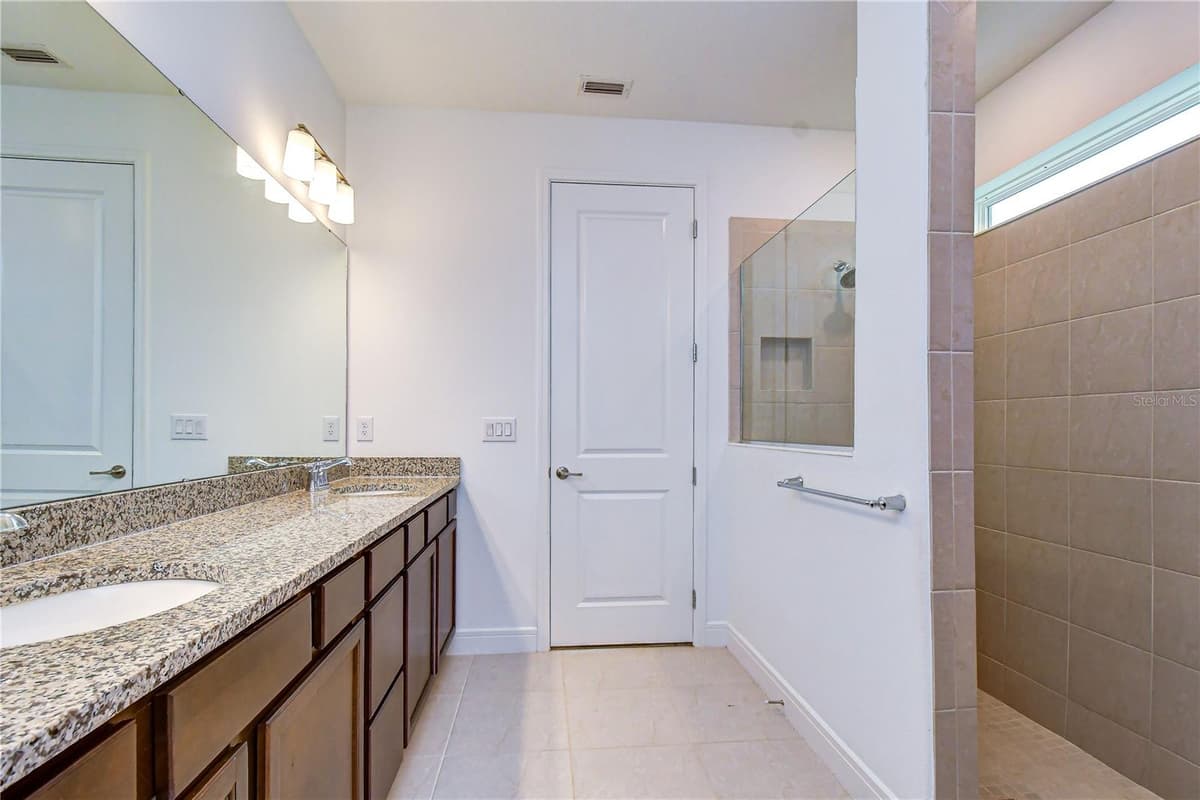 13857 SHARP HAWK DRIVE — photo 15 of 36