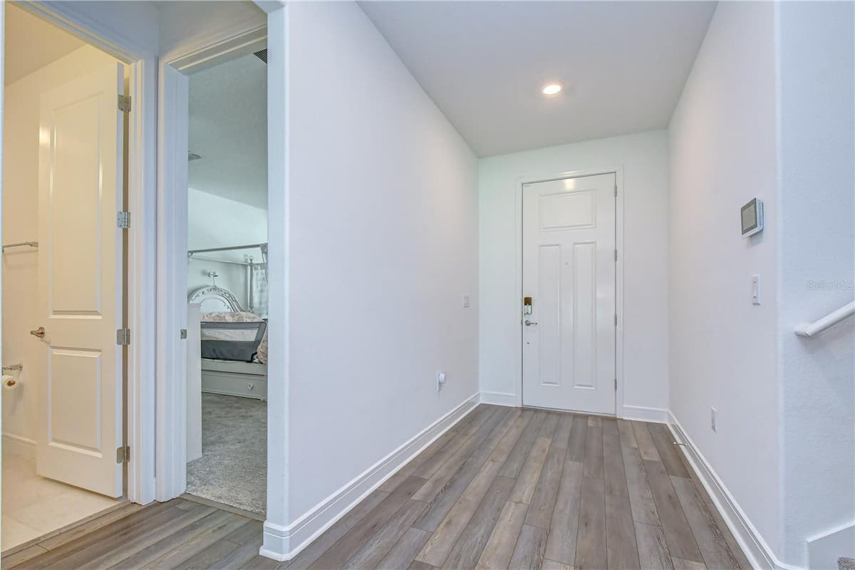 13857 SHARP HAWK DRIVE — photo 4 of 36
