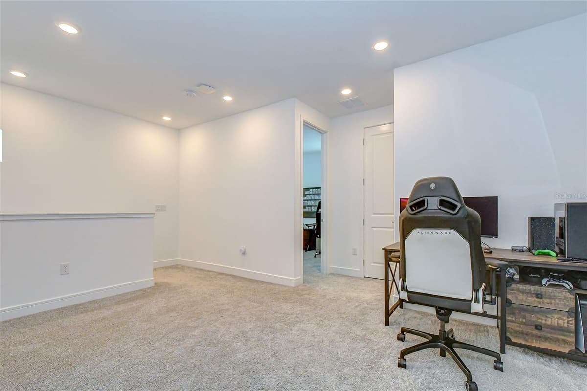 13857 SHARP HAWK DRIVE — photo 27 of 36