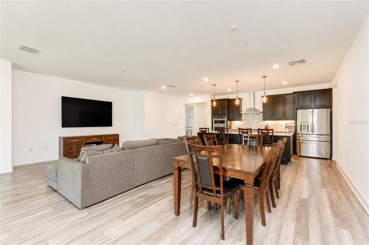 13857 SHARP HAWK DRIVE — photo 8 of 36