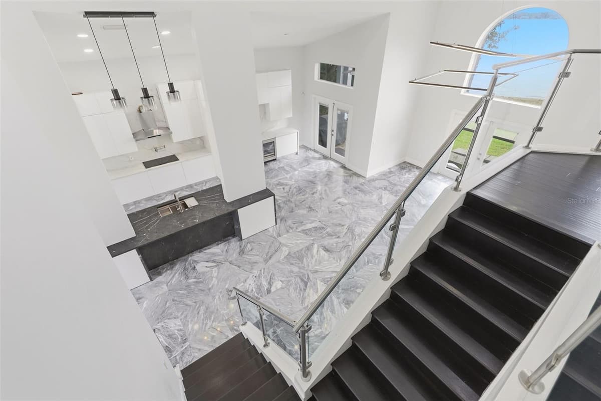 673 LAKE HARBOR CIRCLE — photo 18 of 60