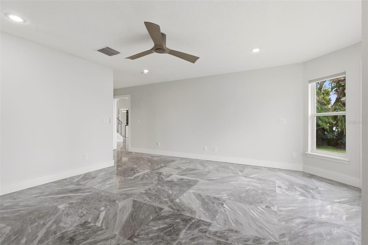 673 LAKE HARBOR CIRCLE — photo 20 of 60