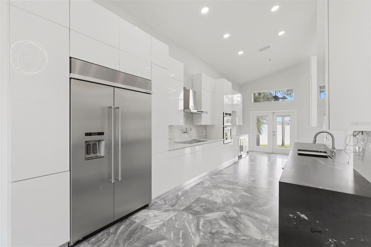 673 LAKE HARBOR CIRCLE — photo 14 of 60