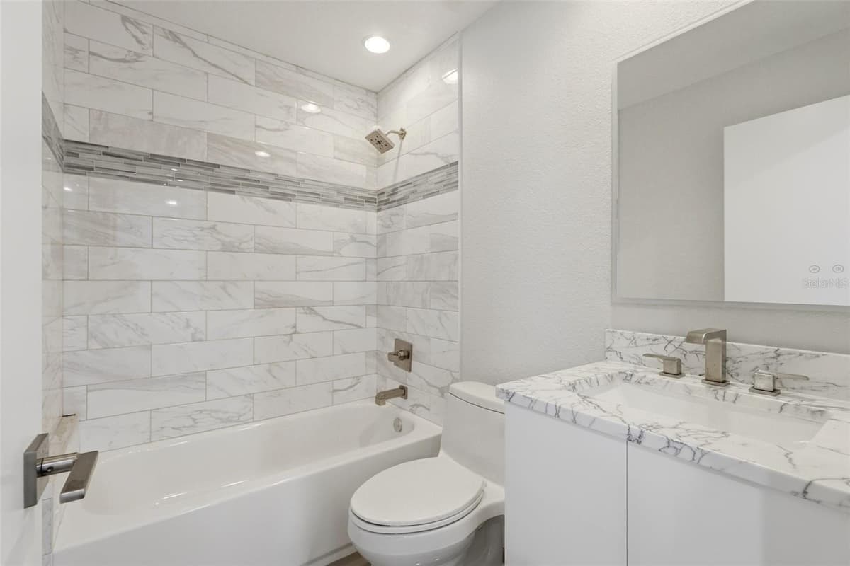 673 LAKE HARBOR CIRCLE — photo 27 of 60