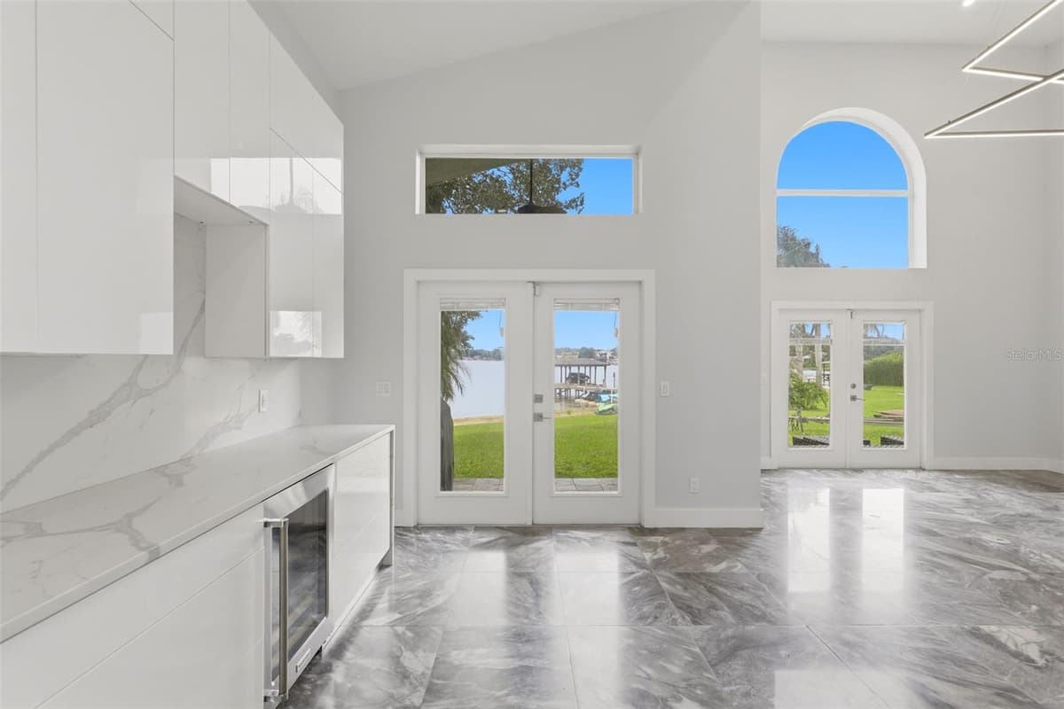 673 LAKE HARBOR CIRCLE — photo 16 of 60