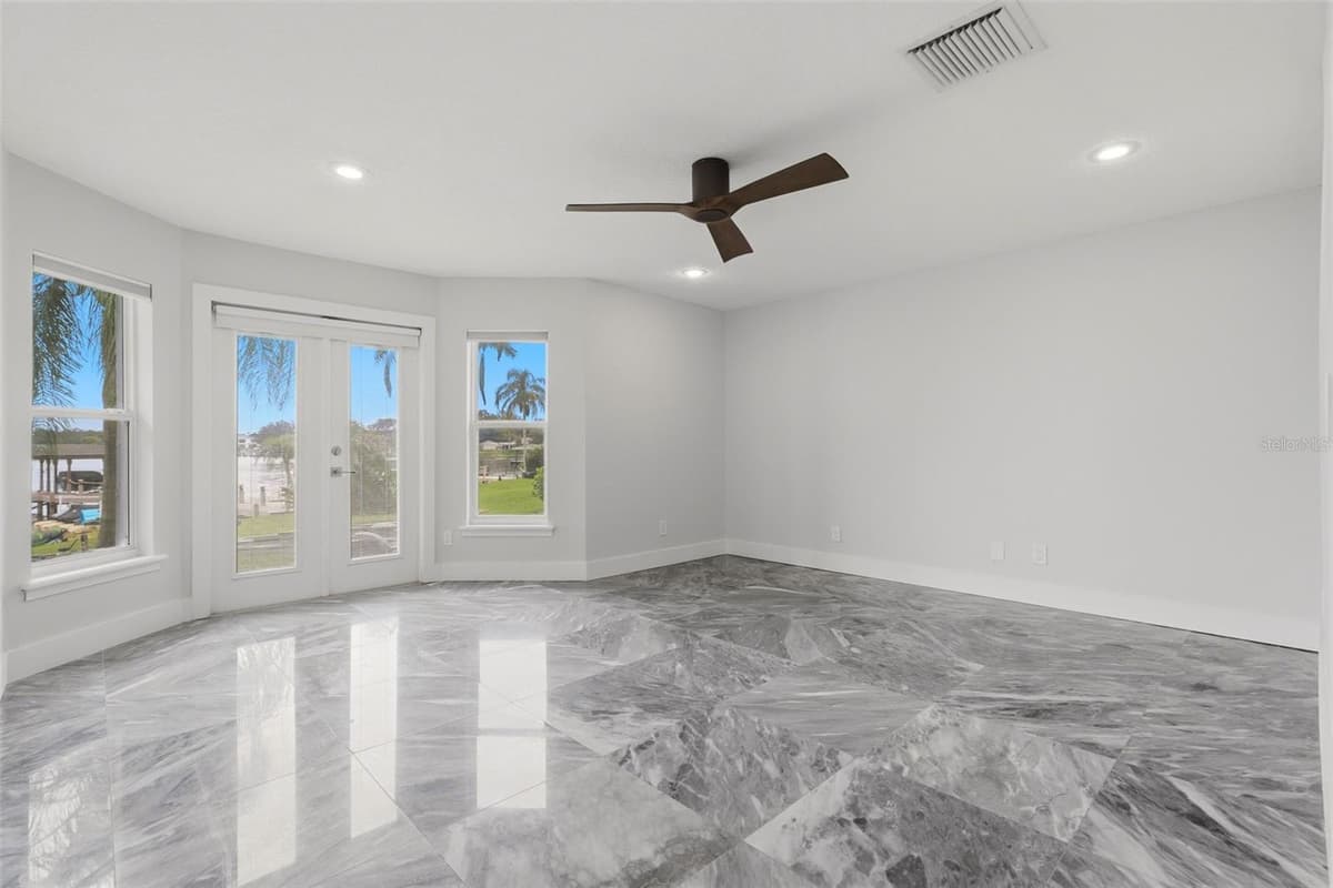 673 LAKE HARBOR CIRCLE — photo 19 of 60