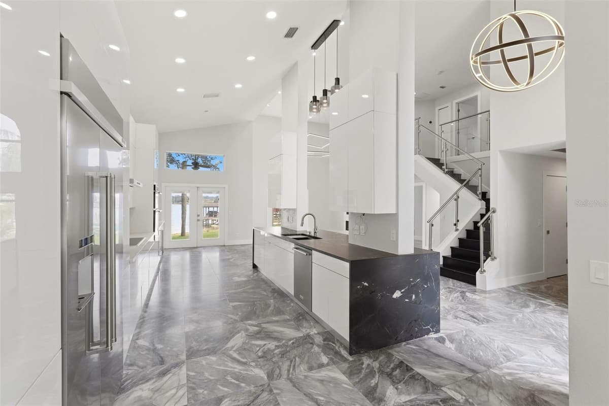 673 LAKE HARBOR CIRCLE — photo 13 of 60