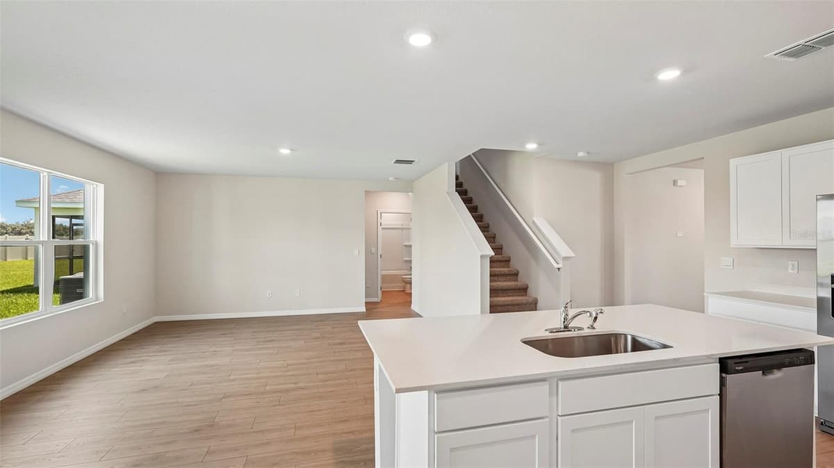 5423 SILVER MOONLIGHT DRIVE — photo 10 of 51
