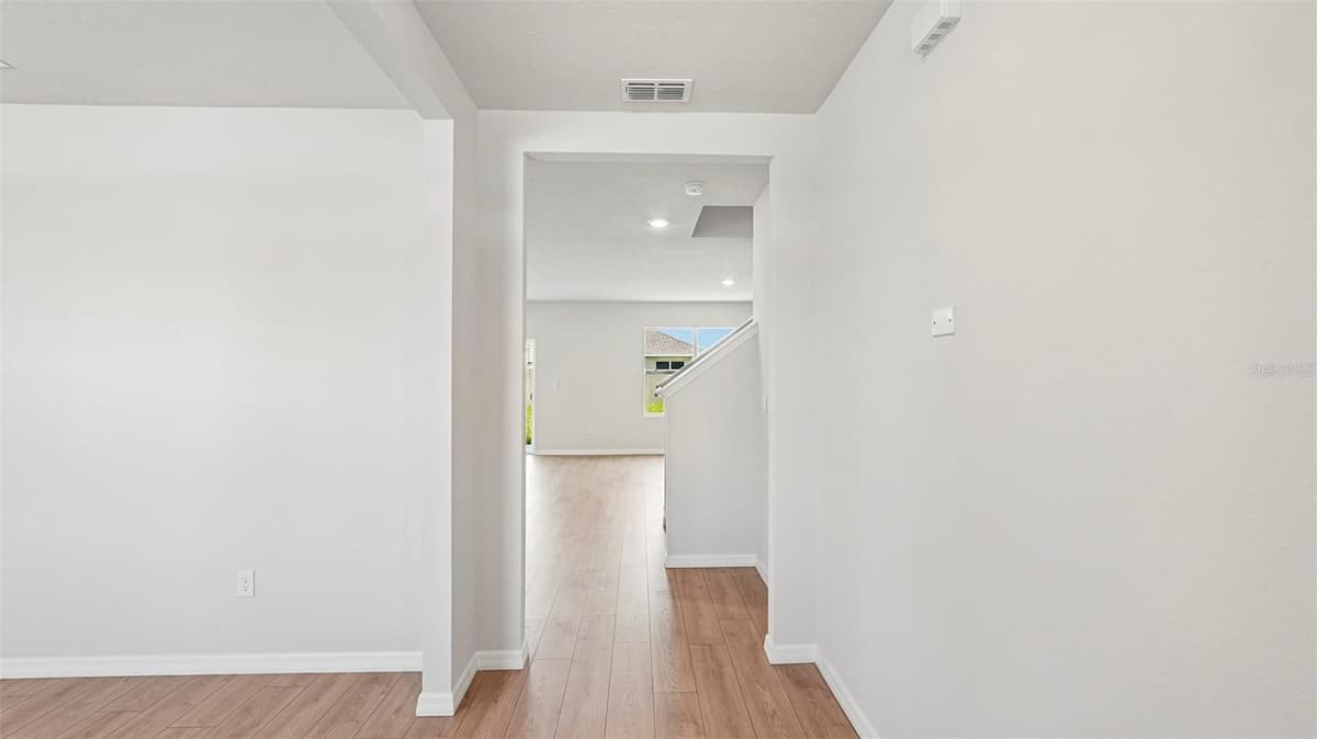 5423 SILVER MOONLIGHT DRIVE — photo 2 of 51