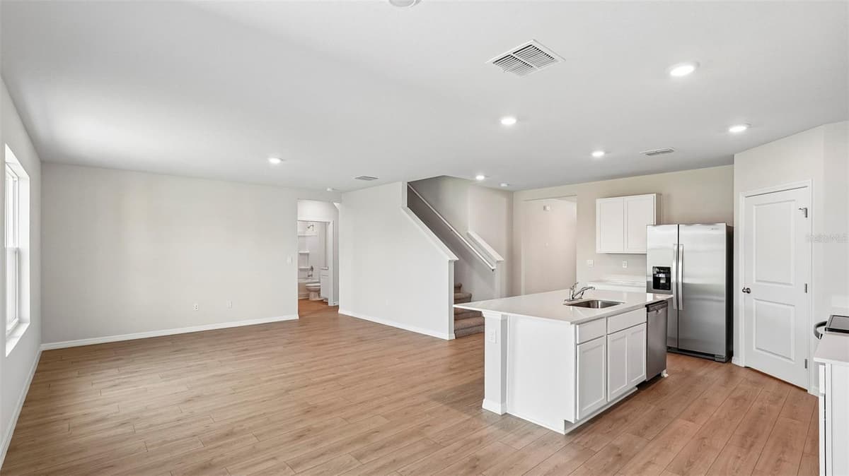 5423 SILVER MOONLIGHT DRIVE — photo 9 of 51