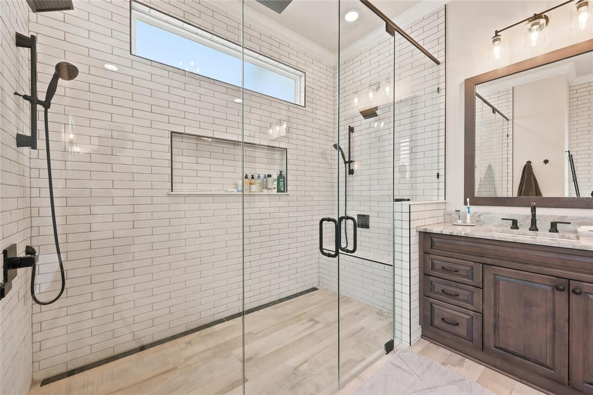 1045 132 STREET — photo 12 of 54