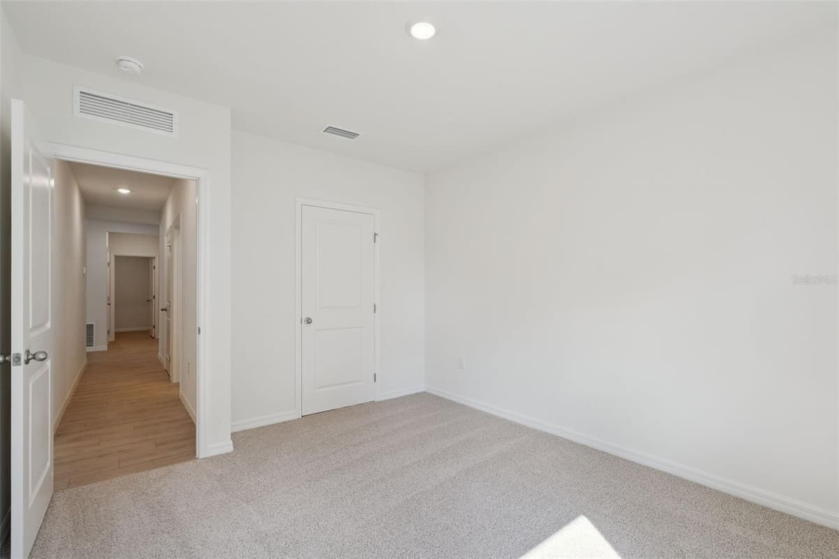2514 DORSET COURT — photo 11 of 25