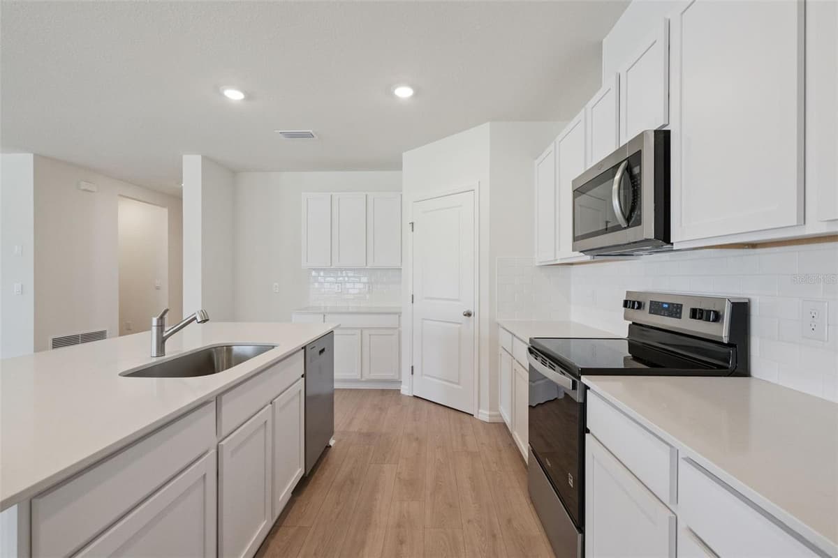 2514 DORSET COURT — photo 21 of 25