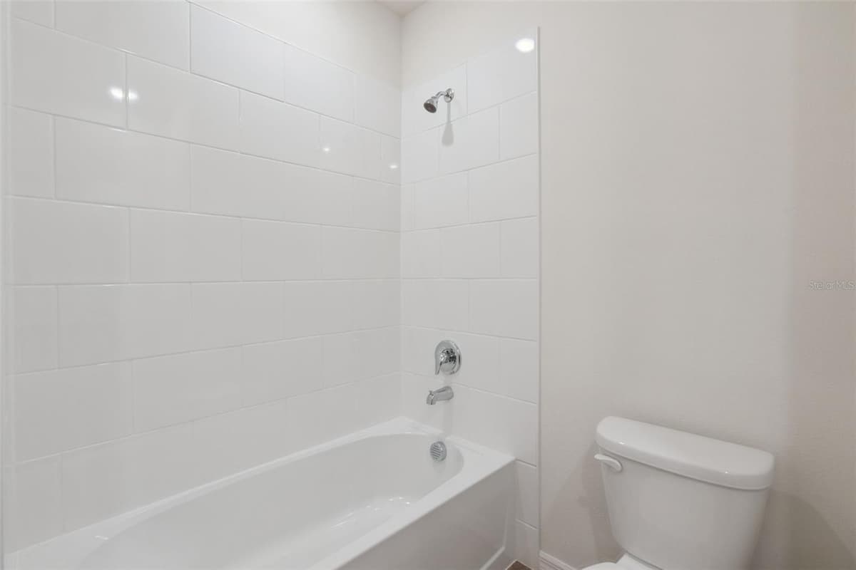 2514 DORSET COURT — photo 9 of 25