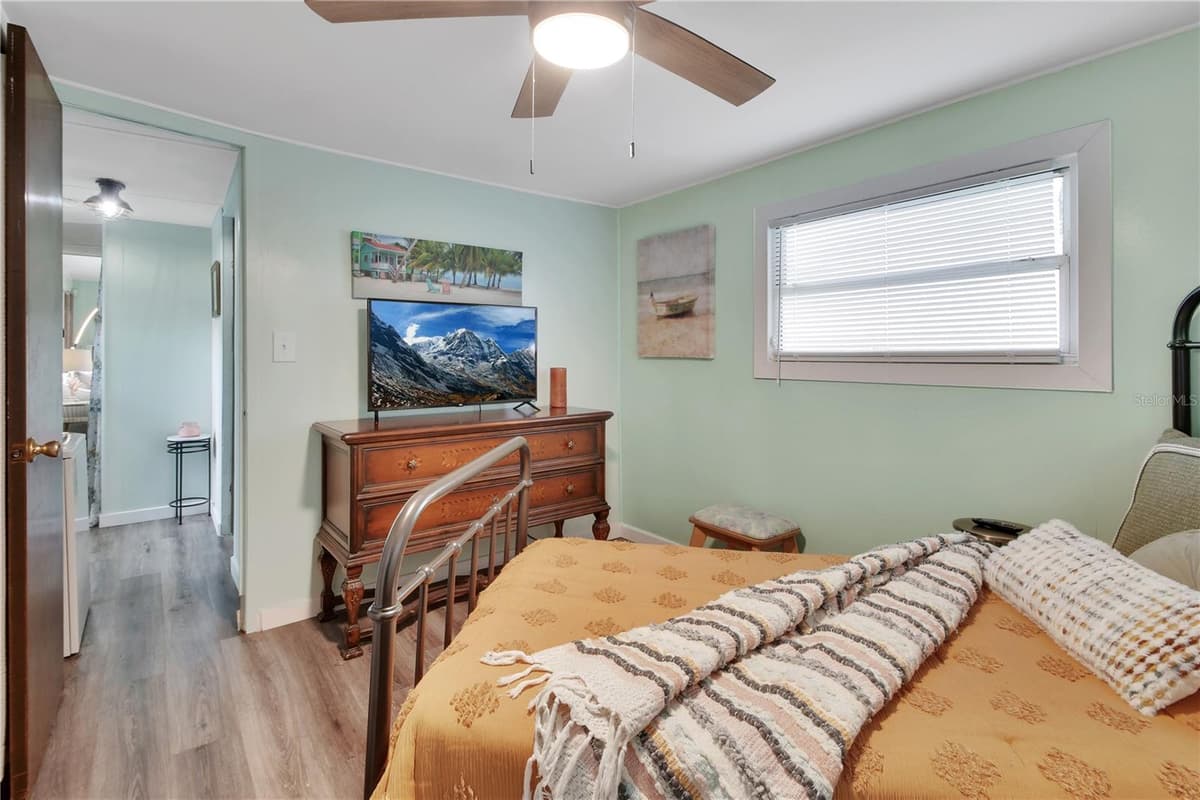 109 CYPRESS DRIVE — photo 15 of 50
