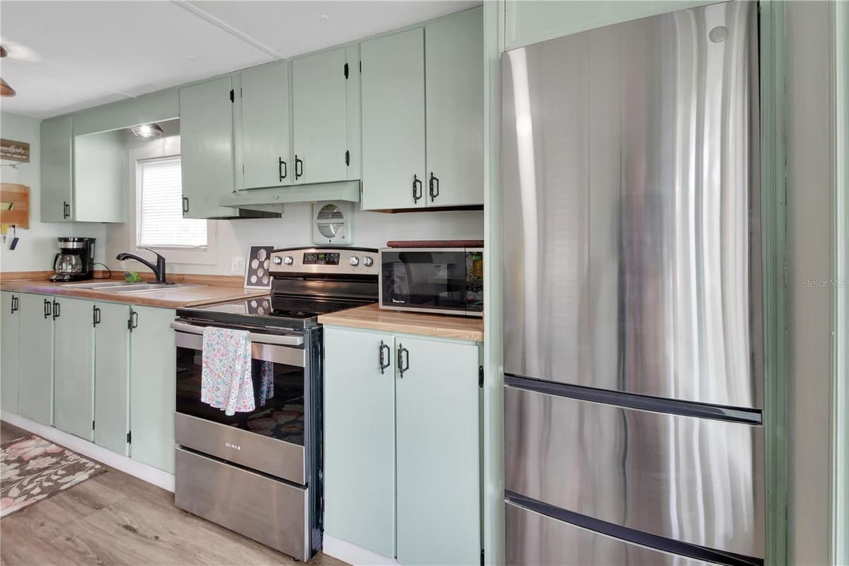 109 CYPRESS DRIVE — photo 10 of 50