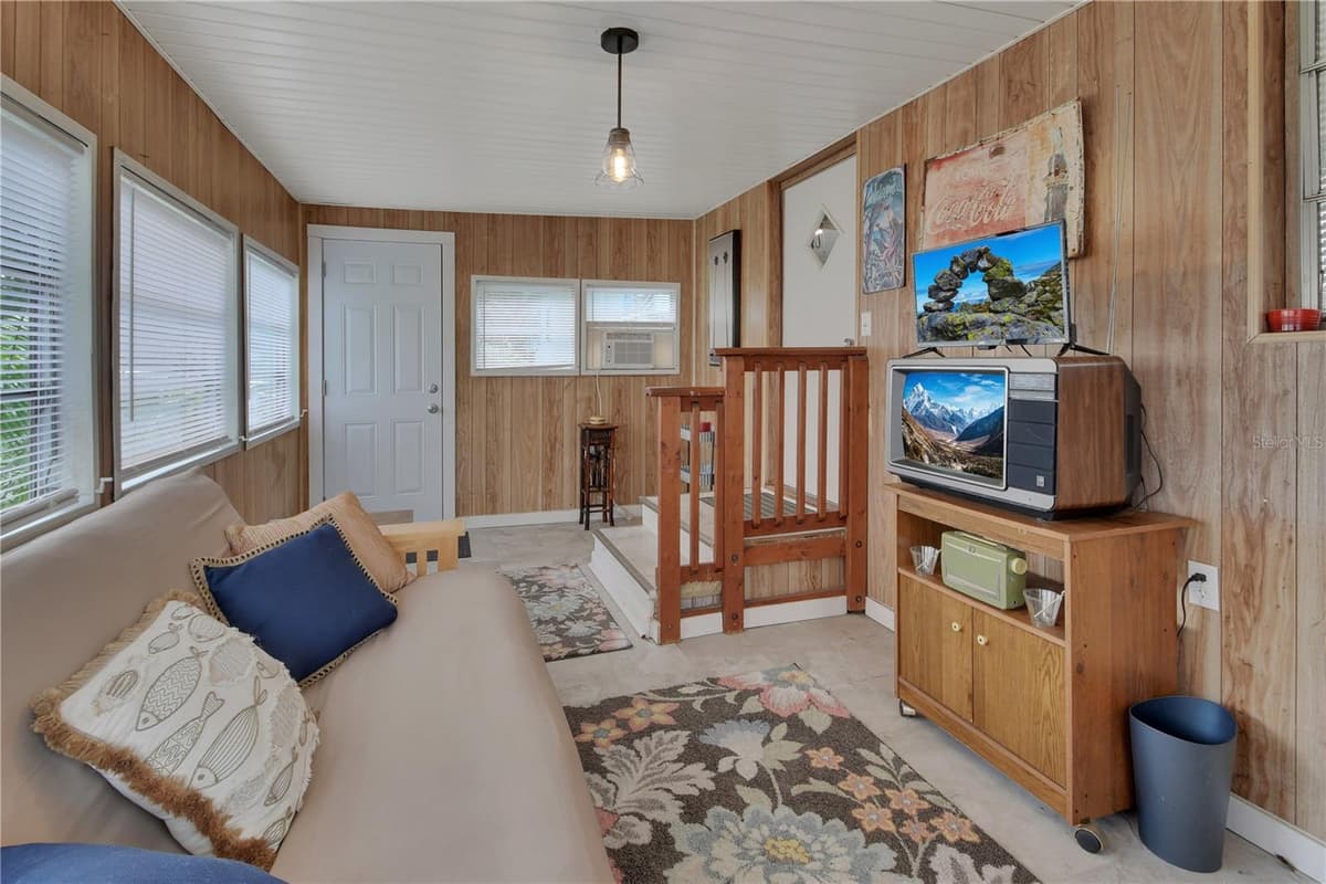 109 CYPRESS DRIVE — photo 23 of 50
