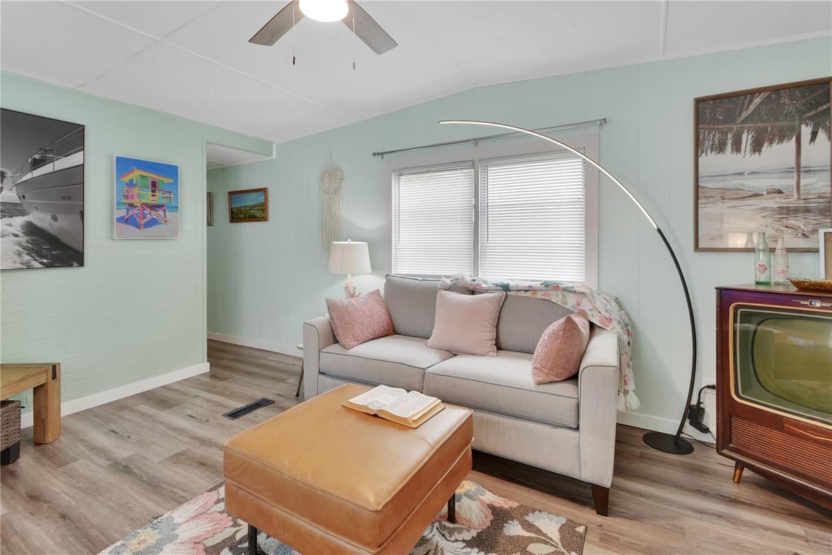 109 CYPRESS DRIVE — photo 3 of 50
