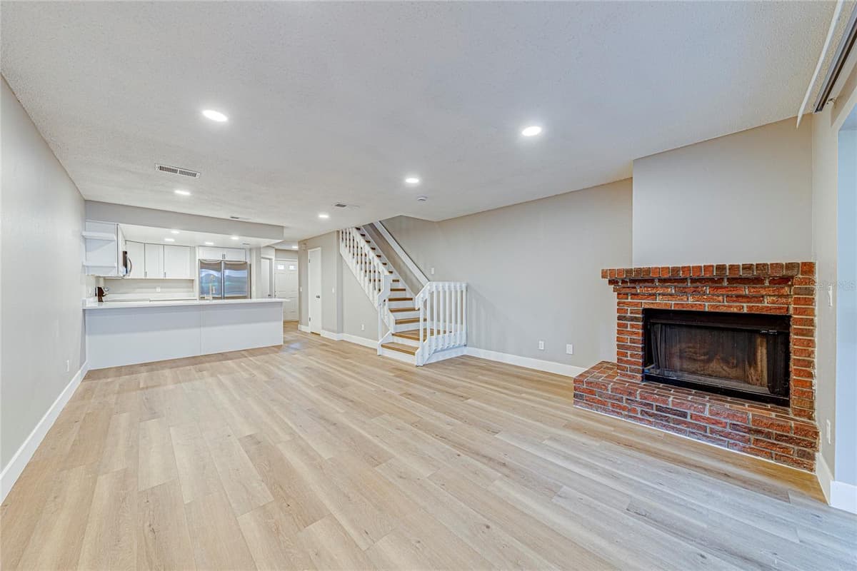 5210 LAZY OAKS DRIVE — photo 17 of 37