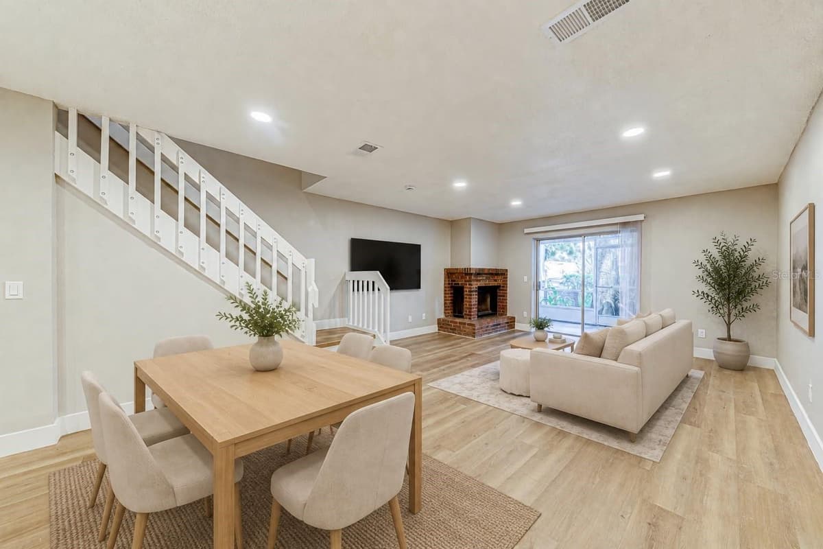 5210 LAZY OAKS DRIVE — photo 7 of 37
