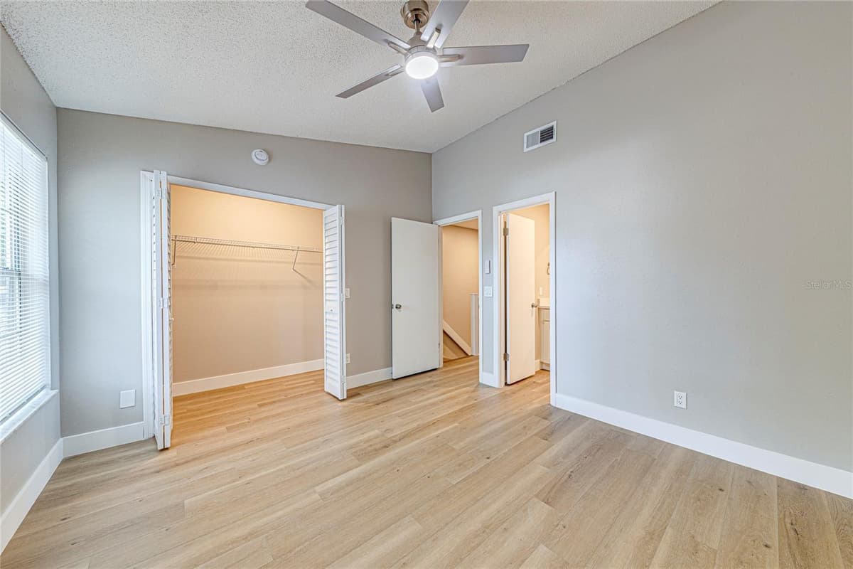 5210 LAZY OAKS DRIVE — photo 22 of 37
