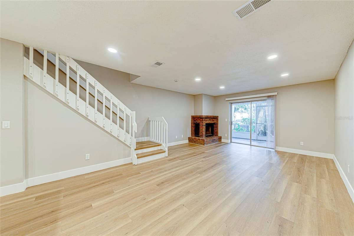 5210 LAZY OAKS DRIVE — photo 16 of 37