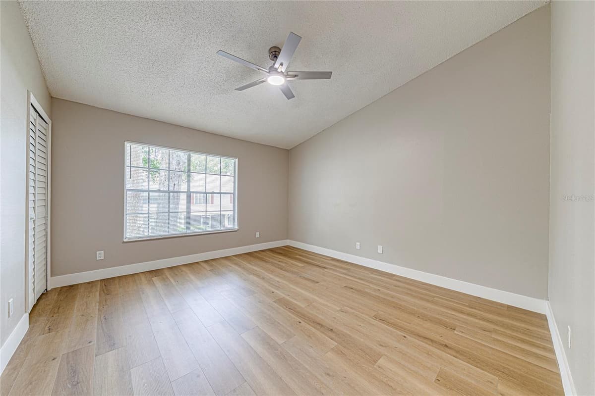 5210 LAZY OAKS DRIVE — photo 27 of 37