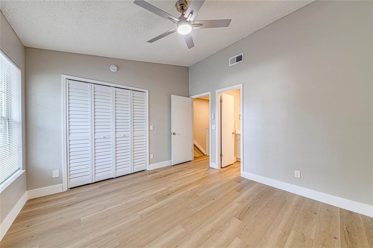 5210 LAZY OAKS DRIVE — photo 21 of 37